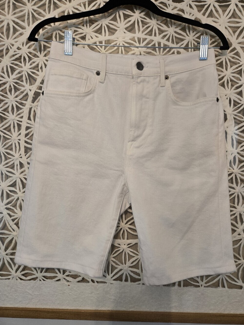FRAME Le Vintage Bermuda Shorts White 25 High Rise Finished Hem